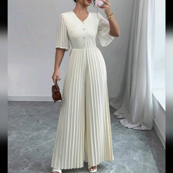 V-Neck Button Pleated Women Elegant Jumpsuit - Picture 1 of 4